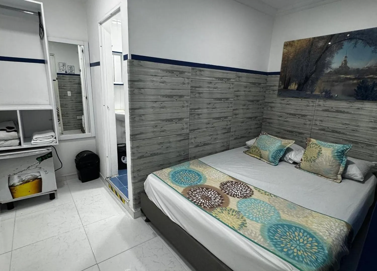 Casa Hotel Manco Mora Medellin 2*,  Colombia