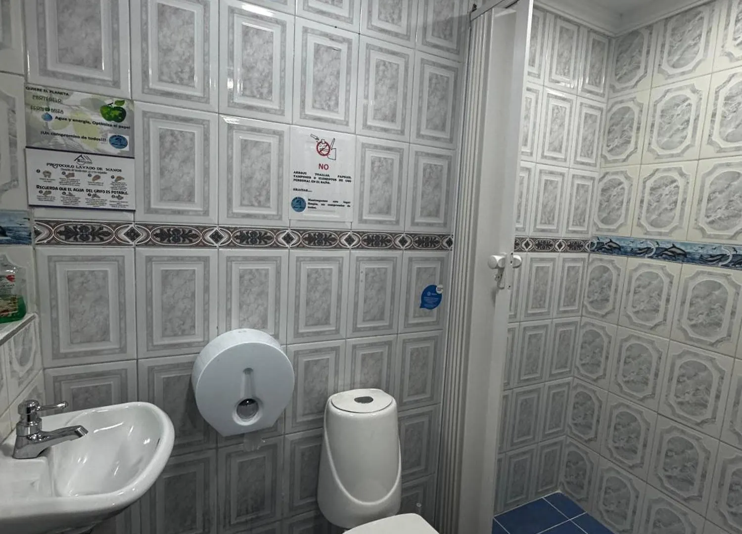Casa Hotel Manco Mora Medellin 2*,